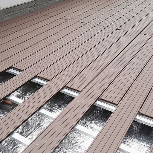 Traditional Wood Decking: Characteristics and Advantages